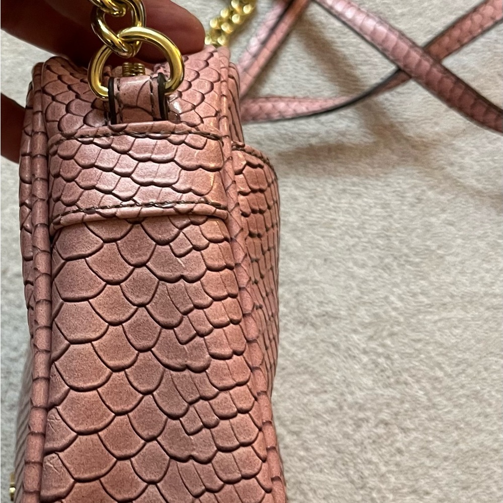 Reptile finish Dusty rose pink Crossbody Bag Liz Claiborne - Picture 8 of 13